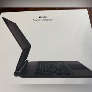 Apple iPad Magic Keyboard - Sleek Black Design